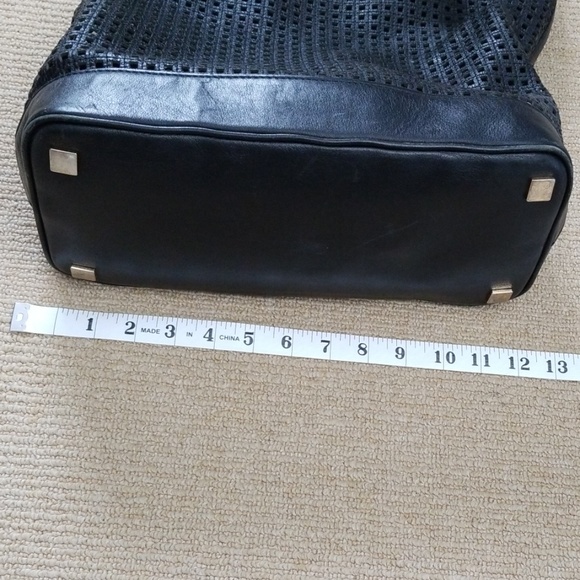 Michael Kors perforated bag - Picture 6 of 8